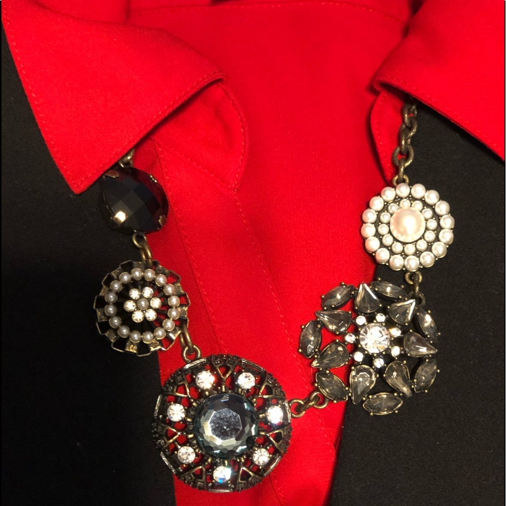 💥Lia Sophia necklace💥